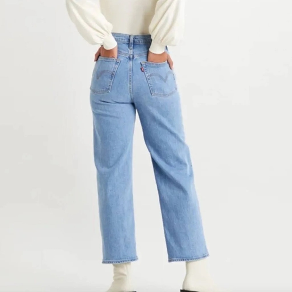 Levi’s Premium Ribcage Straight Ankle Jeans - Light wash 27x27 - NEW